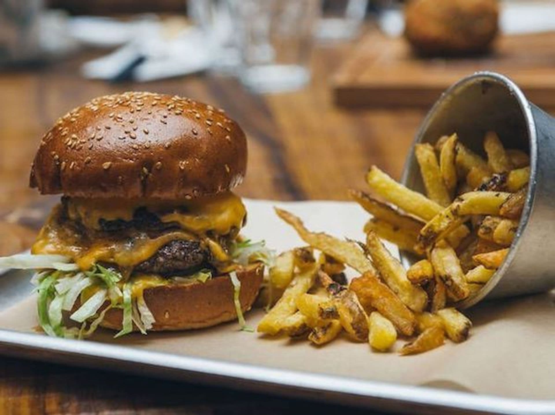 Deluxe Burger (Pick and Choose)